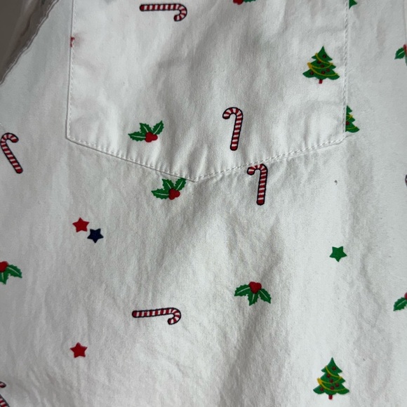 Christmas Holiday Print Short Sleeve Casual Button Down Eight Ave NWOT Small - Picture 4 of 6